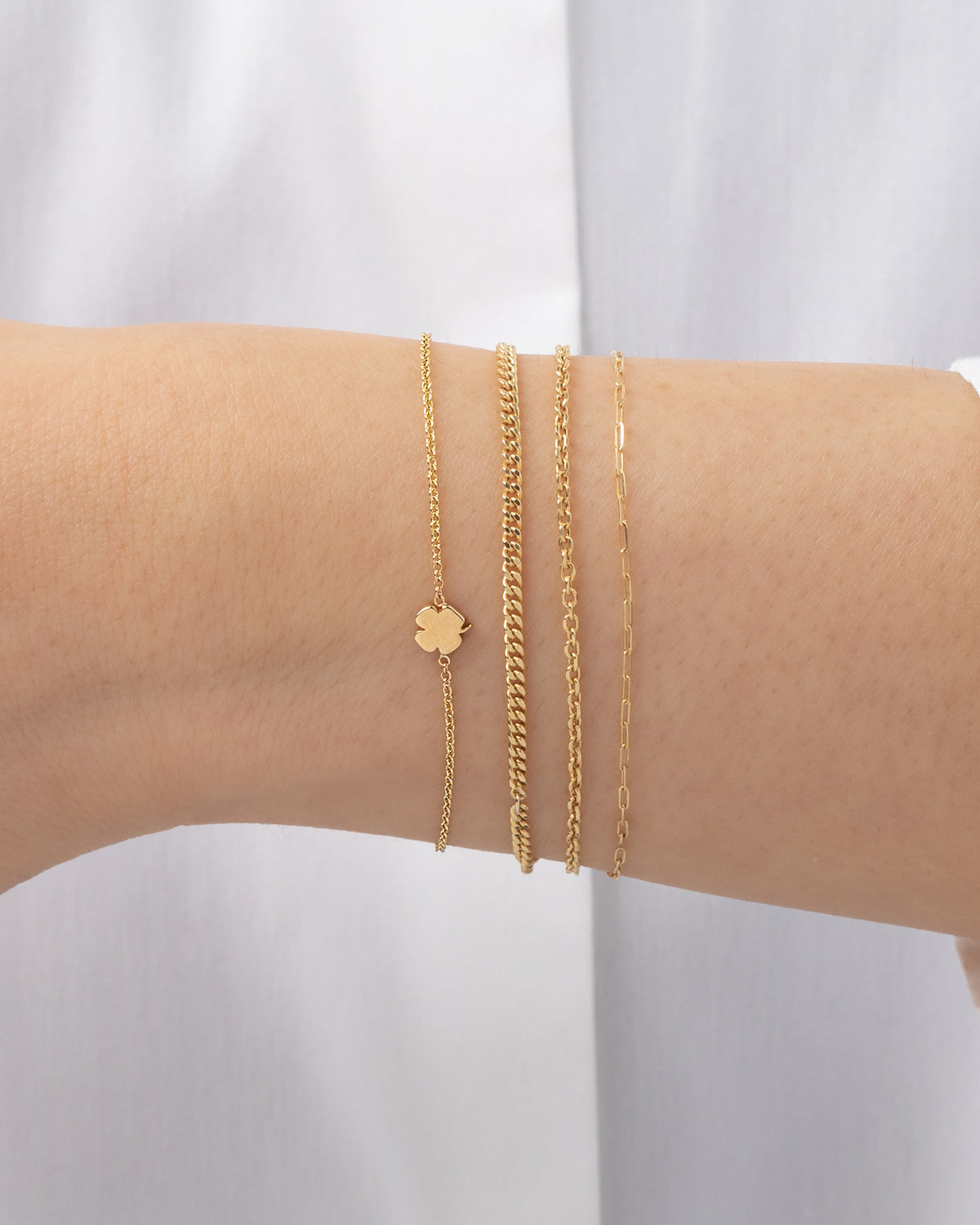 14k Gold Tiny Clover Bracelet