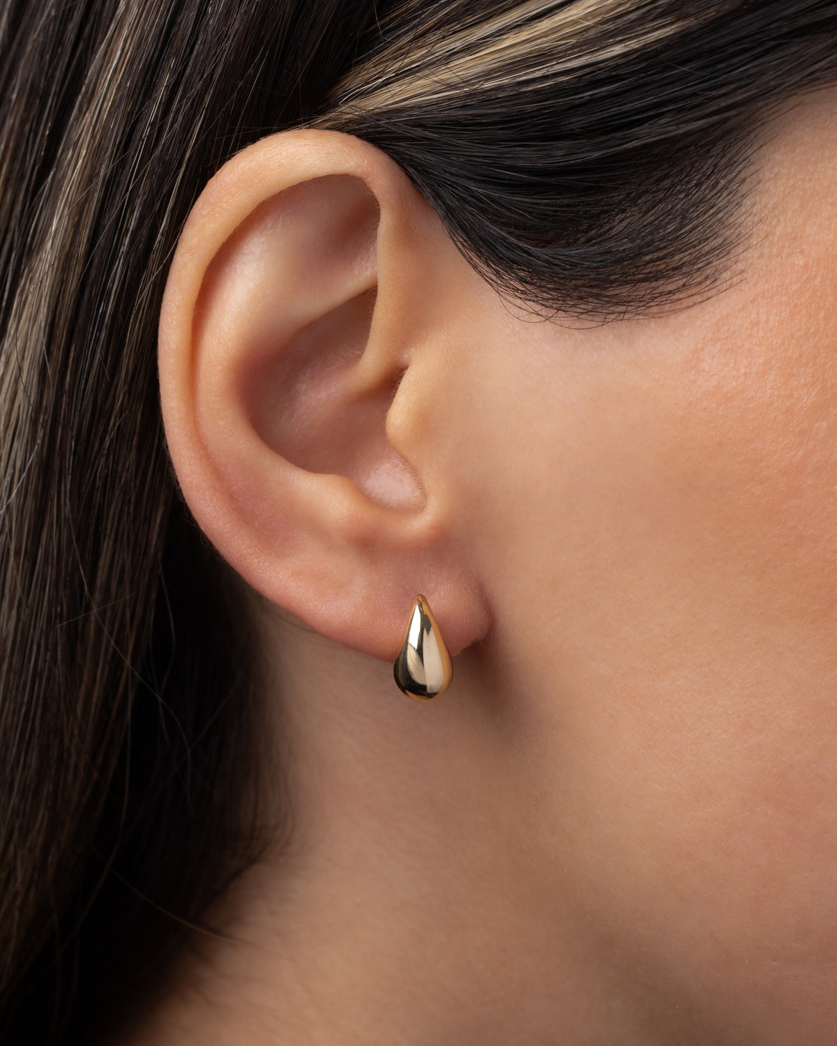 14K Gold Small Teardrop Stud Earrings