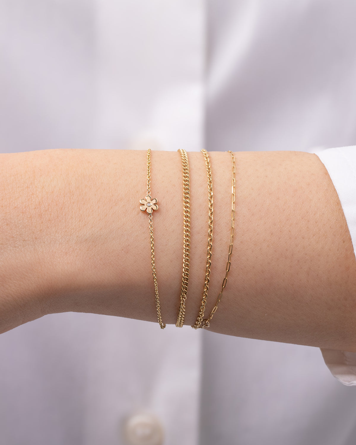 14k Gold Tiny Flower Bracelet with Diamond