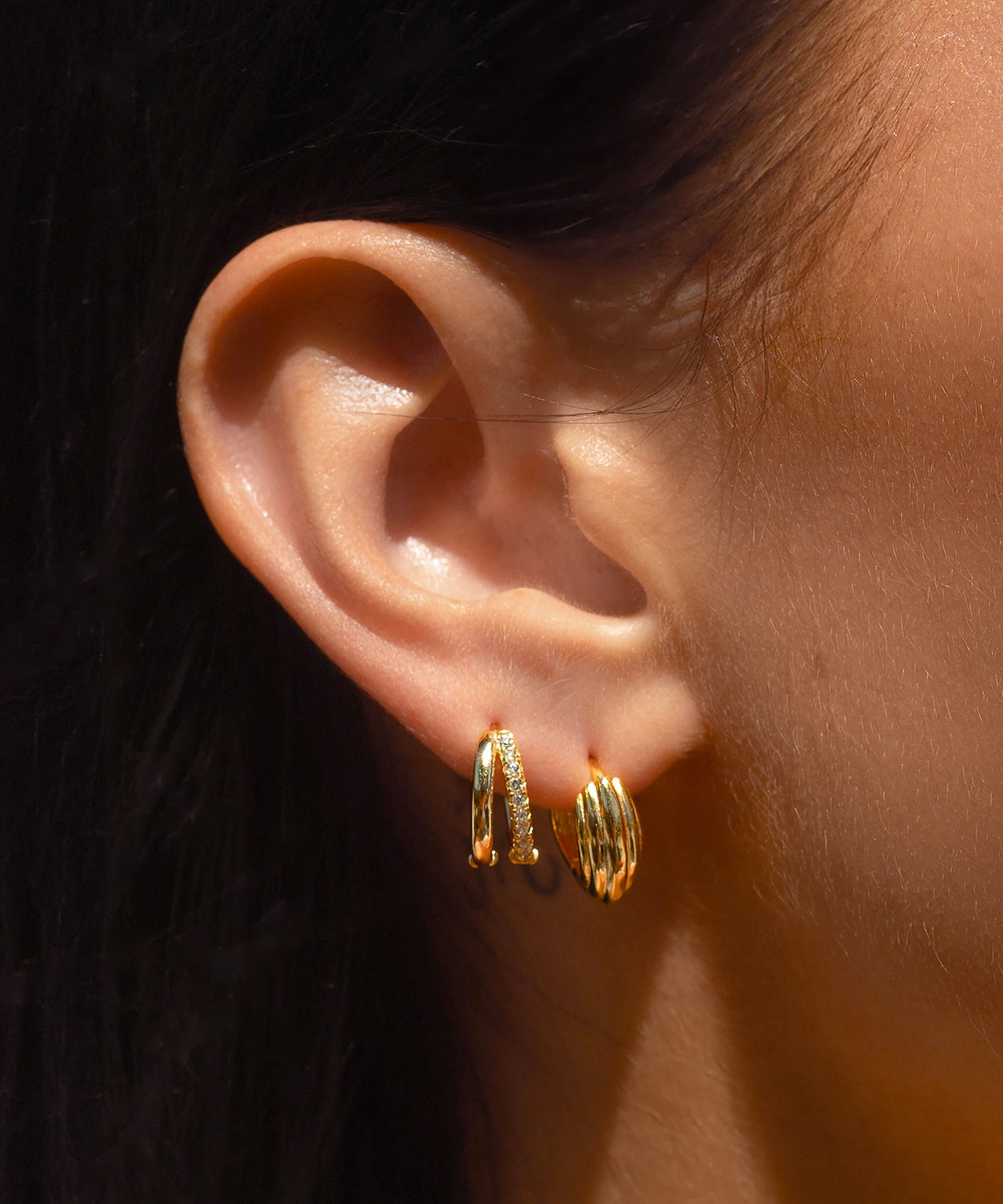 Small Ribbed Huggie Earrings Vermeil Zoe Lev Jewelry