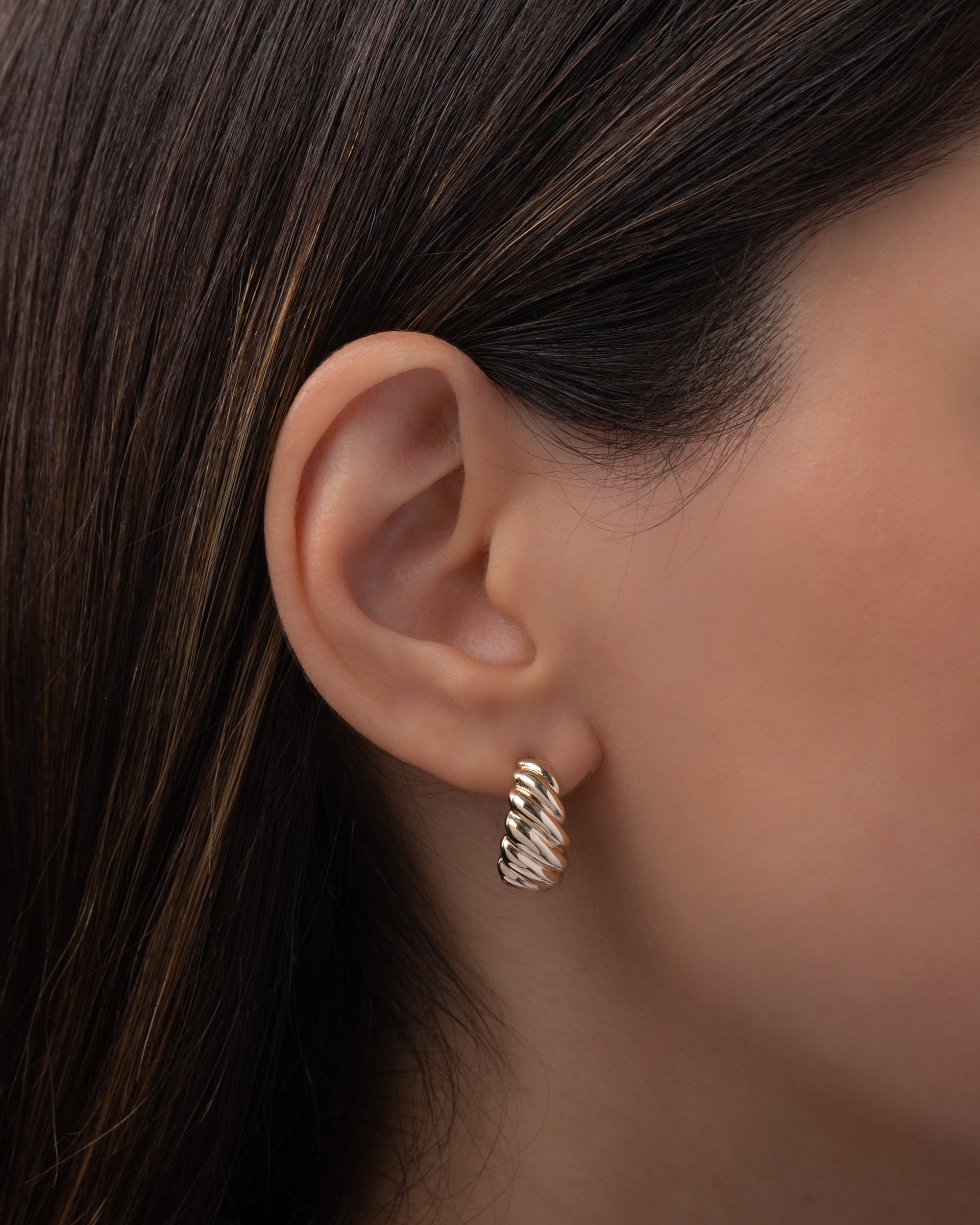 Zoe Lev Jewelry 14K Gold Medium Thick Hoop Earrings