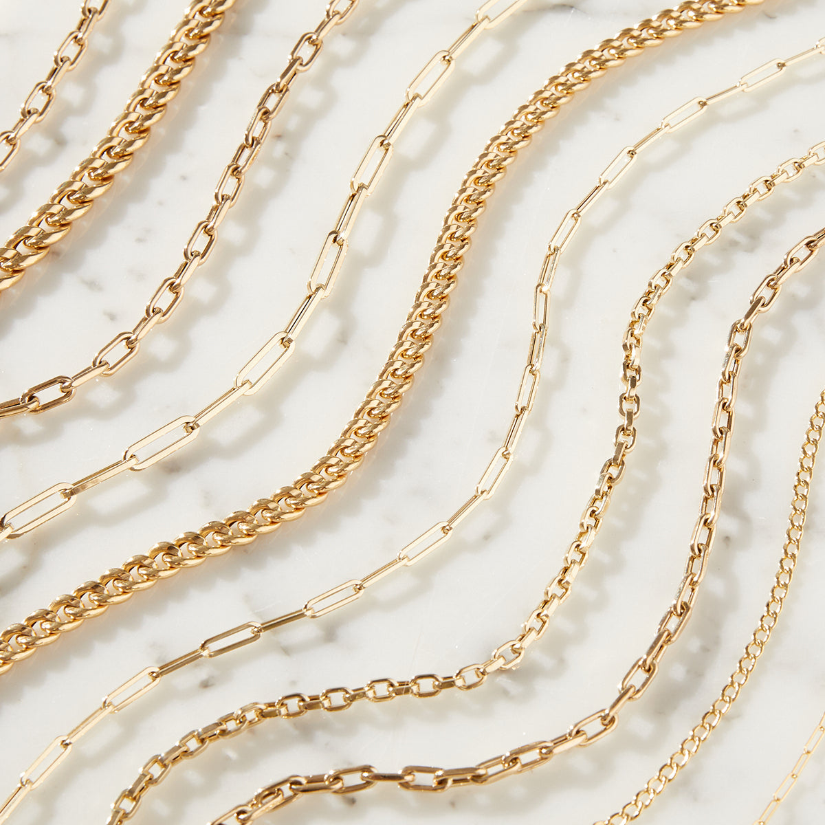 Wide Curb Chain Necklace gold