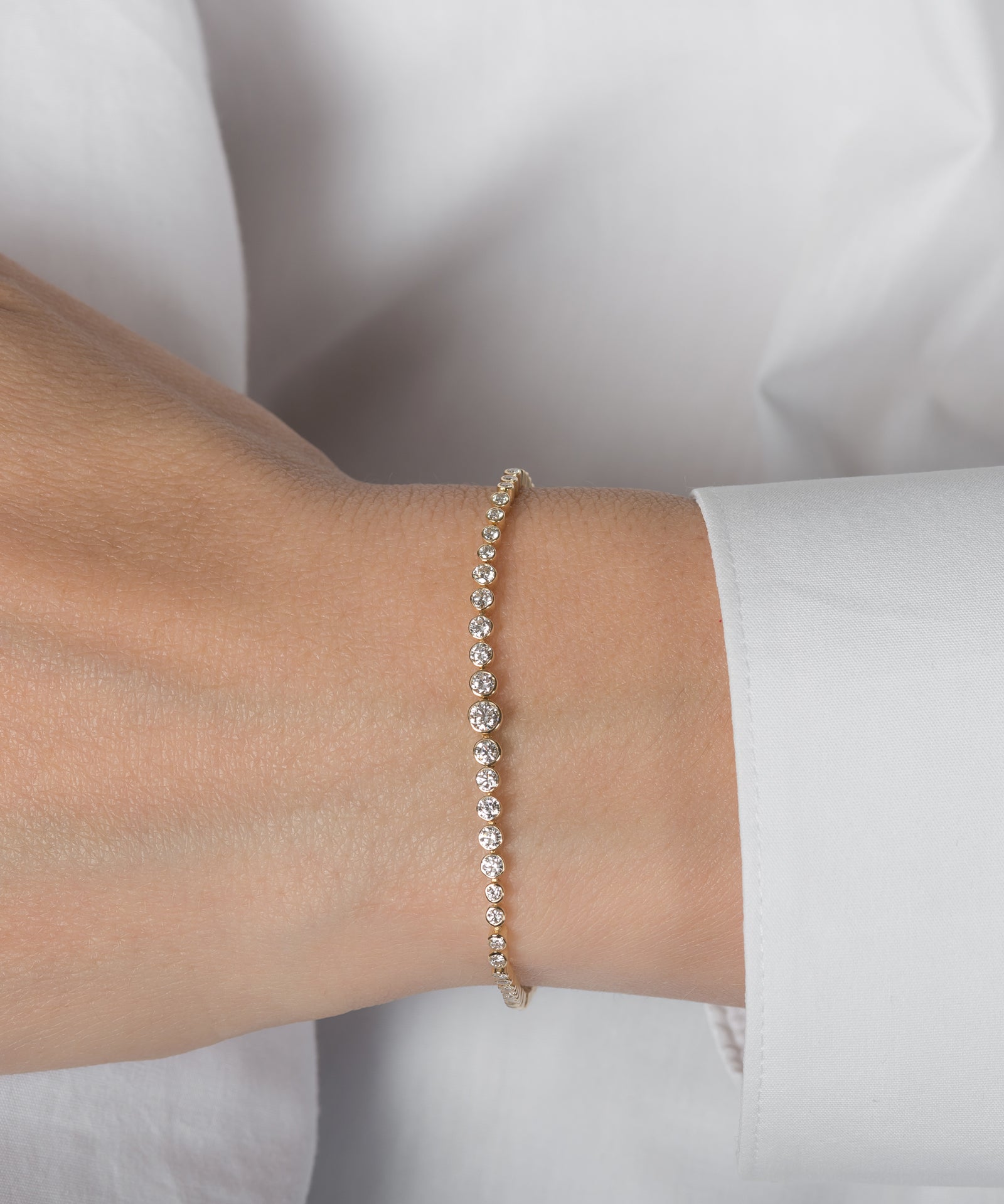 Bezel Graduating Diamond Tennis Bracelet Tennis Zoe Lev Jewelry